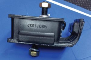 Engine mounting canter 4D31